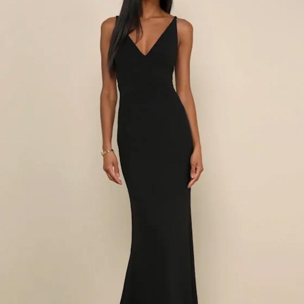 Lulu's Classic Black Maxi Dress
